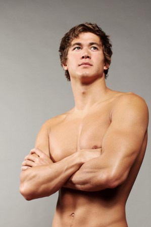 Nathan Adrian es un nadador del equipo norteamericano que posee uno de los cuerpos más asombrosos que hay en Londres por estos días.