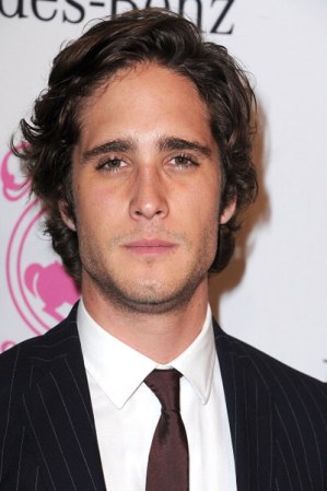 El jurado está integrado por 10 personalidades de diferentes países y destacan nombres como Diego Boneta.