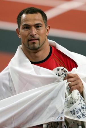 Koji Murofushi, de Japón, es un lanzador de martillo sexy, varonil y talentoso. Si bien no alcanzó el podio en su disciplina, muchos lo ponen en el podio de los más lindos.