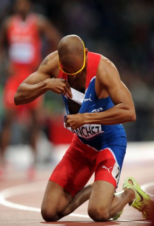 A 24 días de cumplir 35 años, Sánchez se convirtió en el atleta de mayor edad que gana un oro olímpico en cualquier carrera de velocidad.