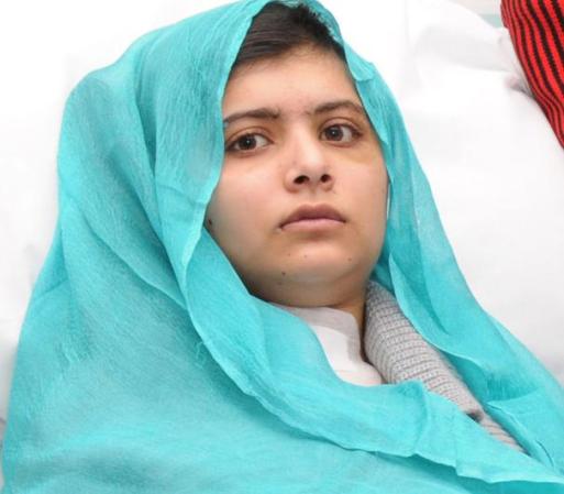 Malala Yousafzai, la activista estudiantil de Pakistán, que sobrevivió a un intento de asesinato por parte del Talibán, luego de que publicara fuera del anonimato un blog en el que expresaba su deseo de estudiar.