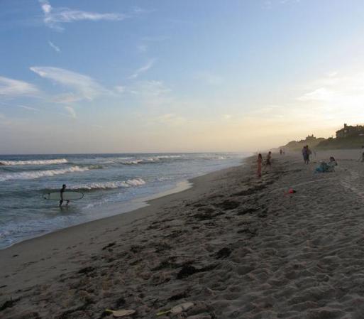 4. Main Beach<br />East Hampton, Nueva York<br />Esta playa es perfecta para tratar de captar a los famosos, pues muchos actores y actrices la frecuentan atraídos por su idílico panorama.