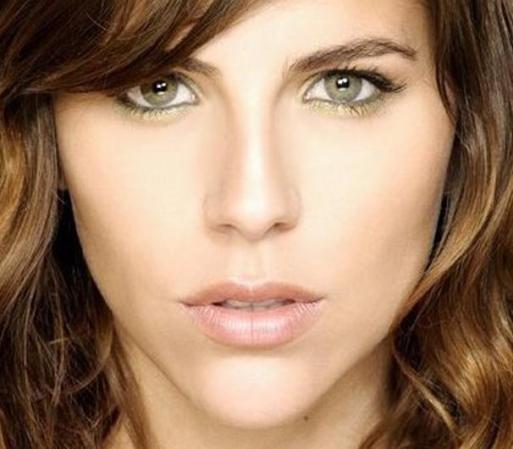 Empezó su carrera como modelo, a los 14 años. Siempre inquieta, además de actuación, Yepes también ha estudiado Psicología, Comunicación Social y Periodismo.