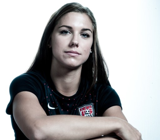 Alex Morgan es una norteamericana jugadora de fútbol. Es considerada la más bella entre las deportistas estadounidense y es toda una celebridad desde su irrupción en los estadios de soccer.
