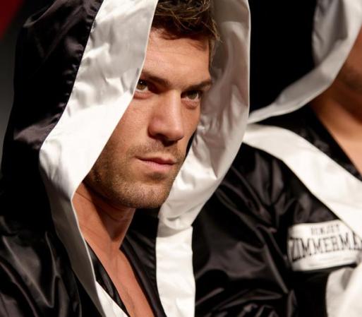 Clemente Russo es un boxeador italiano que en estos Juegos Olímpicos está noqueando tantos corazones como contrincantes dentro del ring.