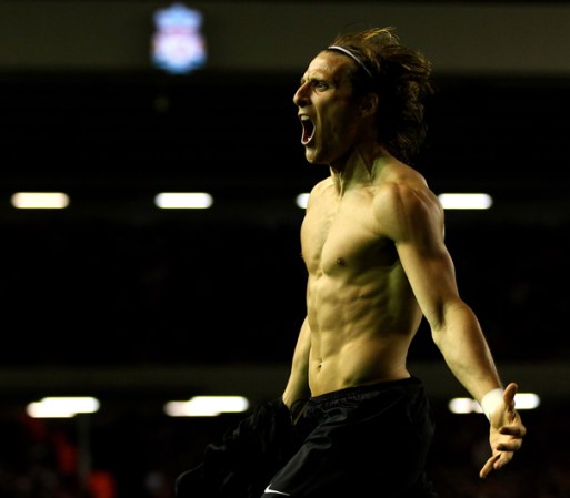 Diego Forlan es la estrella de fútbol de Uruguay. No sólo es uno de los mejores jugadores del mundo, sino que además es uno de los más hot.