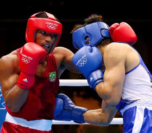 El boxeador Esquiva Falcao de Brasil ganó la medalla de plata en boxeo de 75 Kg.