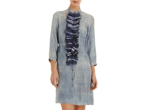 De la diseñadora Christina Kims comisiona a artistas locales para que trabajen las sedas, los algodones crudos y la tapicería que incorpora en cada una de sus colecciones. Lo encuentras en barneys.com, por $425