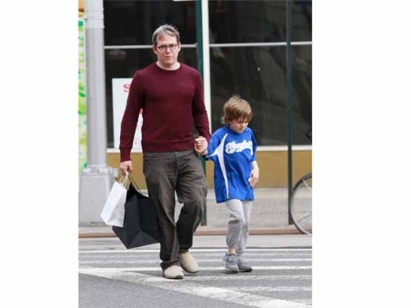 El actor Mathew Broderick y su hijo de compras en Nueva York.