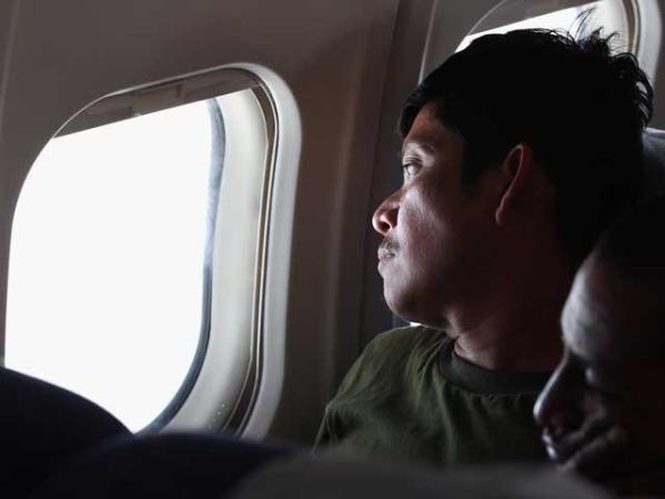 Fidel Rodriguez le da un último vistazo a Estados Unidos.