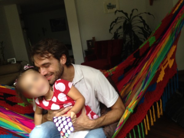 Tras dar a luz a Maya, Spear estuvo retirada por un año de la televisión.