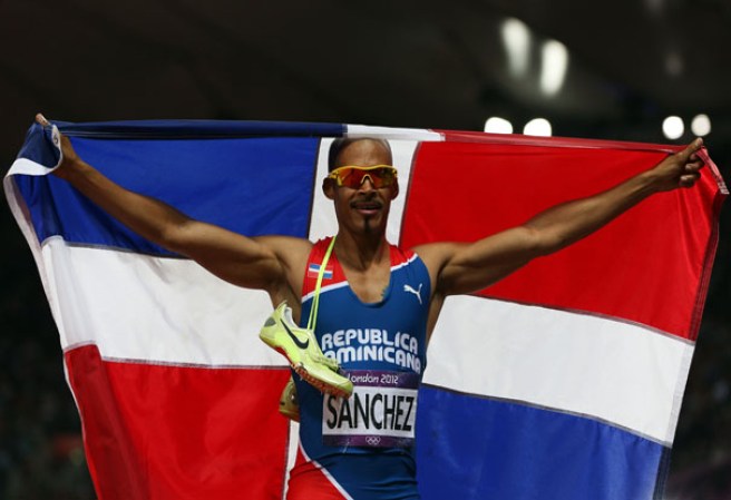 Sánchez, decidió mostrar en su traje de competencias en los Juegos Olímpicos de Atenas, la bandera de un país del Tercer Mundo, al cual le regaló un título.