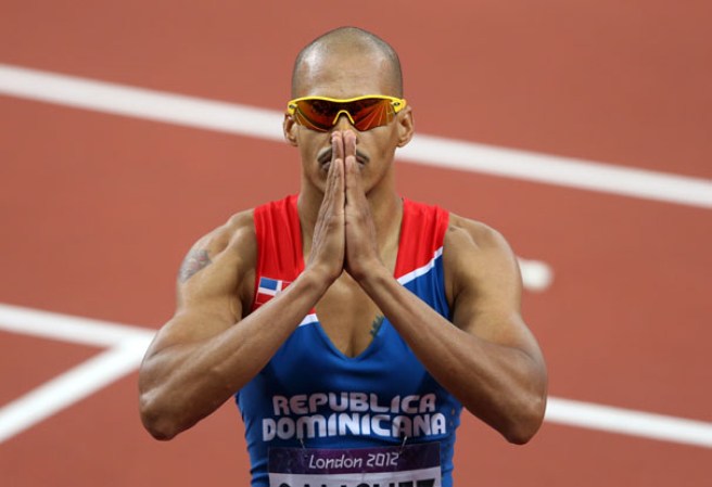 El atleta dominicano Félix Sánchez puso a todos a gozar y hasta a llorar de emoción tras conseguir su segunda medalla de oro en los Juegos Olímpicos, Londres 2012.