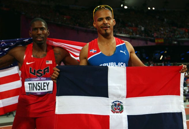 El atleta dominicano Félix Sánchez puso a todos a gozar y hasta a llorar de emoción tras conseguir su segunda medalla de oro en los Juegos Olímpicos, Londres 2012.