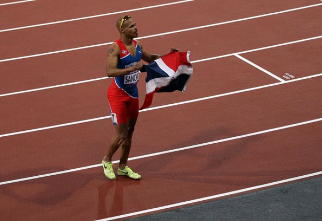 El atleta dominicano Félix Sánchez puso a todos a gozar y hasta a llorar de emoción tras conseguir su segunda medalla de oro en los Juegos Olímpicos, Londres 2012.