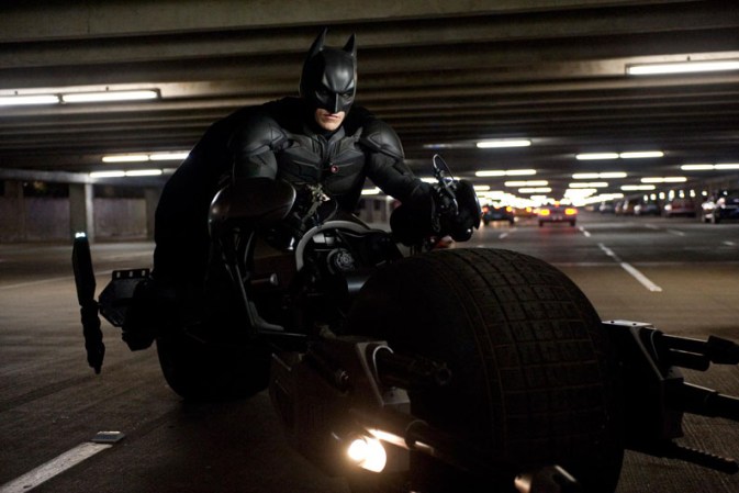 La trama de la entrega final de esta trilogía a cargo del director Nolan comienza ocho años después de los eventos ocurridos en "The Dark Knight".