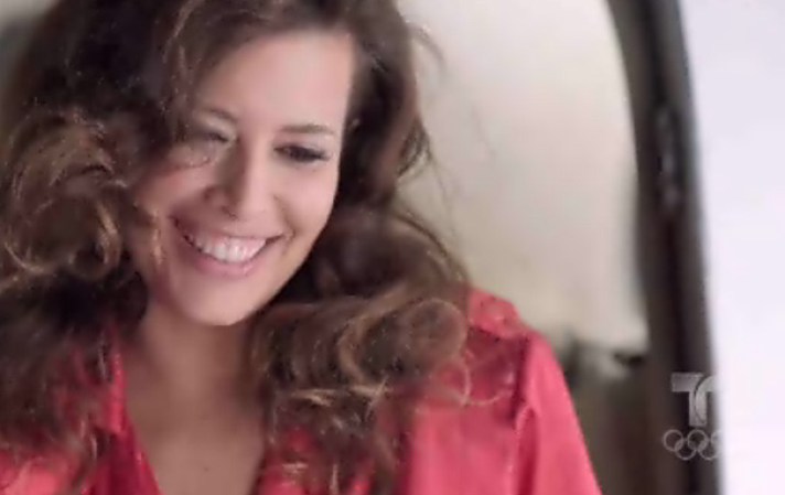Regina Parejo, su amante en la serie. Bella, segura e inteligente, Escobar se prendió de sus atributos desde el primer momento. Figura de los medios de comunicación, Regina, una mujer preparada, de categoría muy diferente a las “otras amigas” del capo.