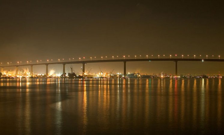 CORONADO BRIDGE, SAN DIEGO, CALIFORNIA: Registró unos 200 suicidios entre 1972 y 2000 y muchos más desde entonces.