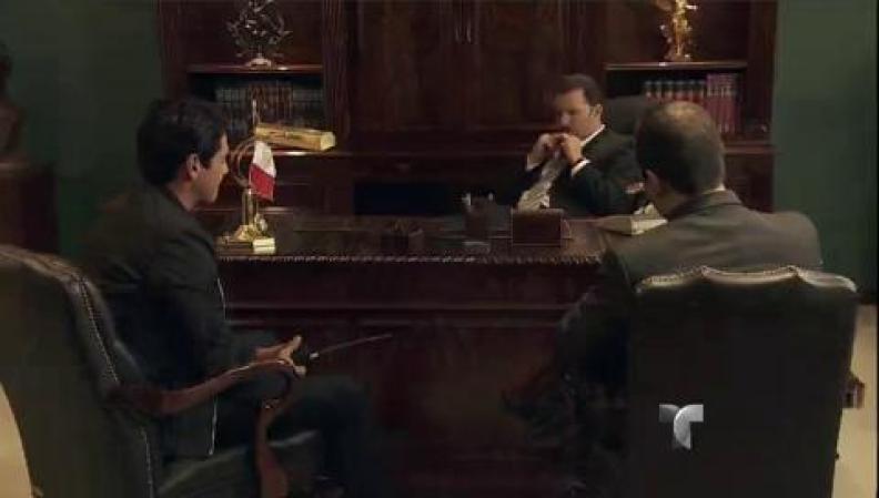 Mejía cuenta al Presidente de la República todo lo que sabe, le dice que cree que su primo Ramiro Silva está implicado.