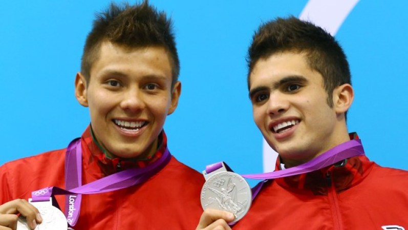Los mexicanos Germán Sanchez Sanchez e Ivan García Navarro ganaron las medallas de plata por la perfección de sus clavados sincronizados. Estos chicos, orgullo de México, ya habían dado la nota obteniendo el segundo lugar en el Mundial de Clavados también celebrado en Inglaterra.