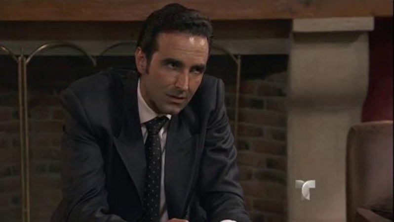 El Turco propone plan a Ximena para rescatar a sus hijas.