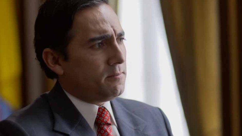 Gaviria le dice a su viceministro de justicia que Escobar se puede entregar pero que no habrá margen para negociaciones.