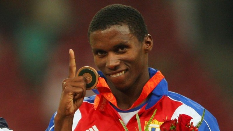 Los cubanos están de fiesta con Leonel Suárez, que se llevo un bronce en el decatlón. "Soy el único latinoamericano en el podio y ese me da gran satisfacción", afirmó Suárez.