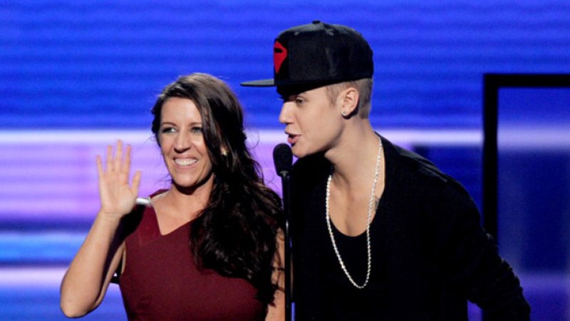 Justin Bieber y su madre en los American Music Awards 2012