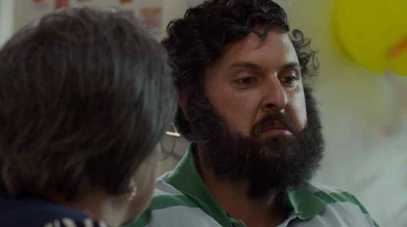 La mamá le pregunta a Pablo si todo lo que ha pasado ha valido la pena, lo que provoca que él haga un recuento mental de todas sus acciones asesinas.