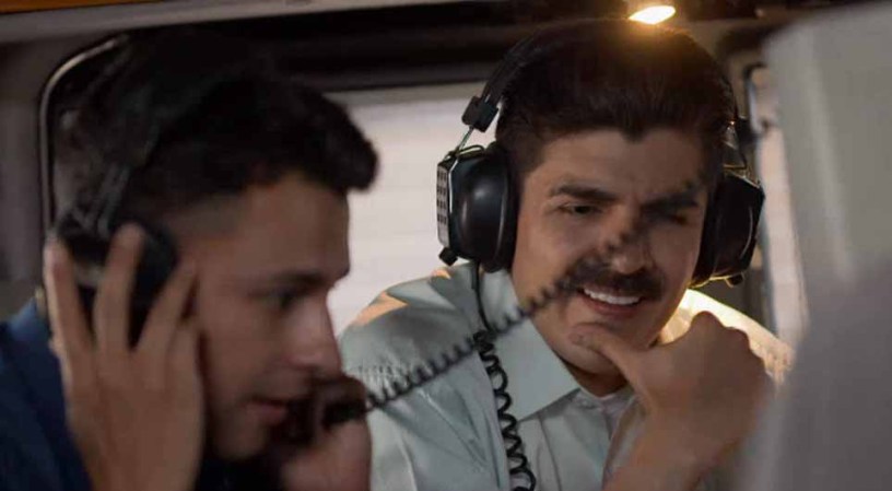 Pabón y su hijo escuchan la conversación y tratan de identificar dónde se encuentra Escobar.
