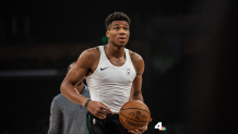 Giannis-Lakers-Bucks-3-1-19-2