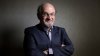 Tras ser apuñalado, el escritor Salman Rushdie puede hablar pero continúa hospitalizado