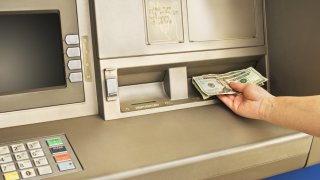 TLMD-cajero-automatico-atm-shutterstock_383422900