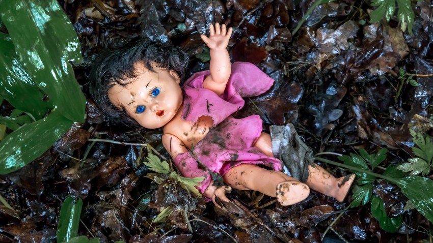 TLMD-muneca-abuso-infantil