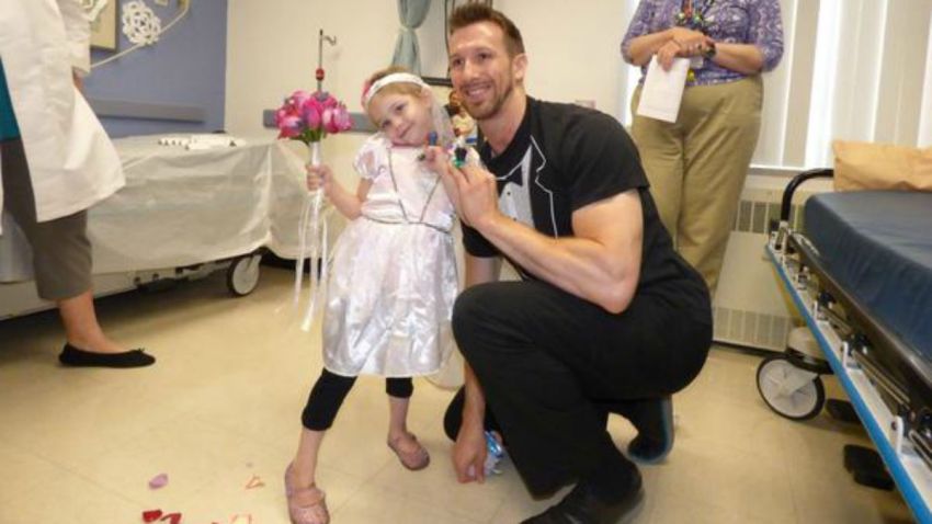 TLMD-nina-con-cancer-leucemia-se-casa-con-enfermero-en-albany-new-york