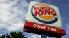 Newsom firma ley que brindará más protección a trabajadores de comida rápida en California