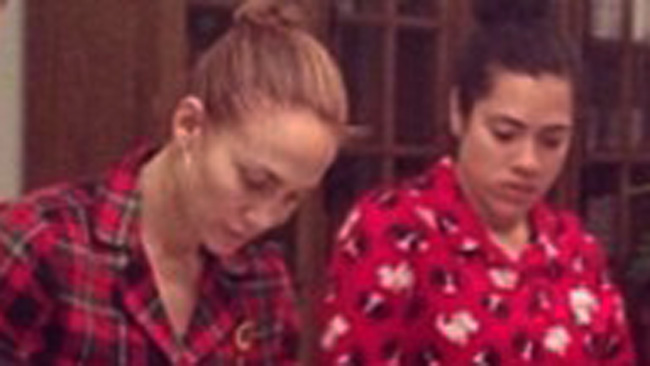 tlmd_jlo_haciendo_pasteles_en_hoja