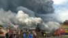 Descomunal erupción de volcán crea gigante columna de humo y desata alerta