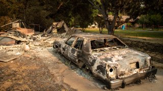 Los incendios LNU Complex continúan ardiendo al norte de la Bahía. El miércoles por la noche, se reportaron 124 mil acres quemados, con 0% de contención.