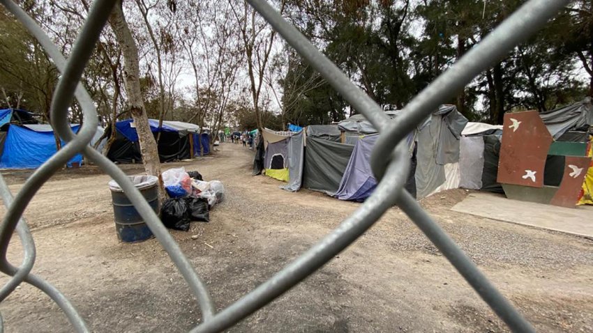 foto de carpas y casetas de campaña