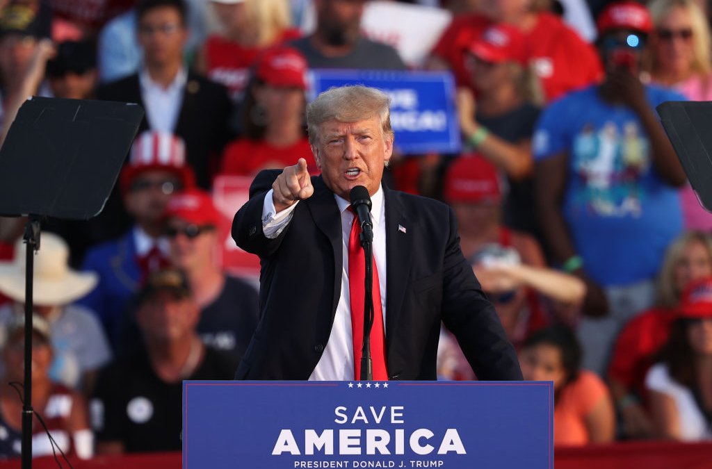 Trump vuelve a la política y realiza su primer mitin político – Telemundo Area de la Bahía 48 - Vimarsana News