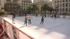 Abre tradicional pista sobre hielo en Union Square en San Francisco