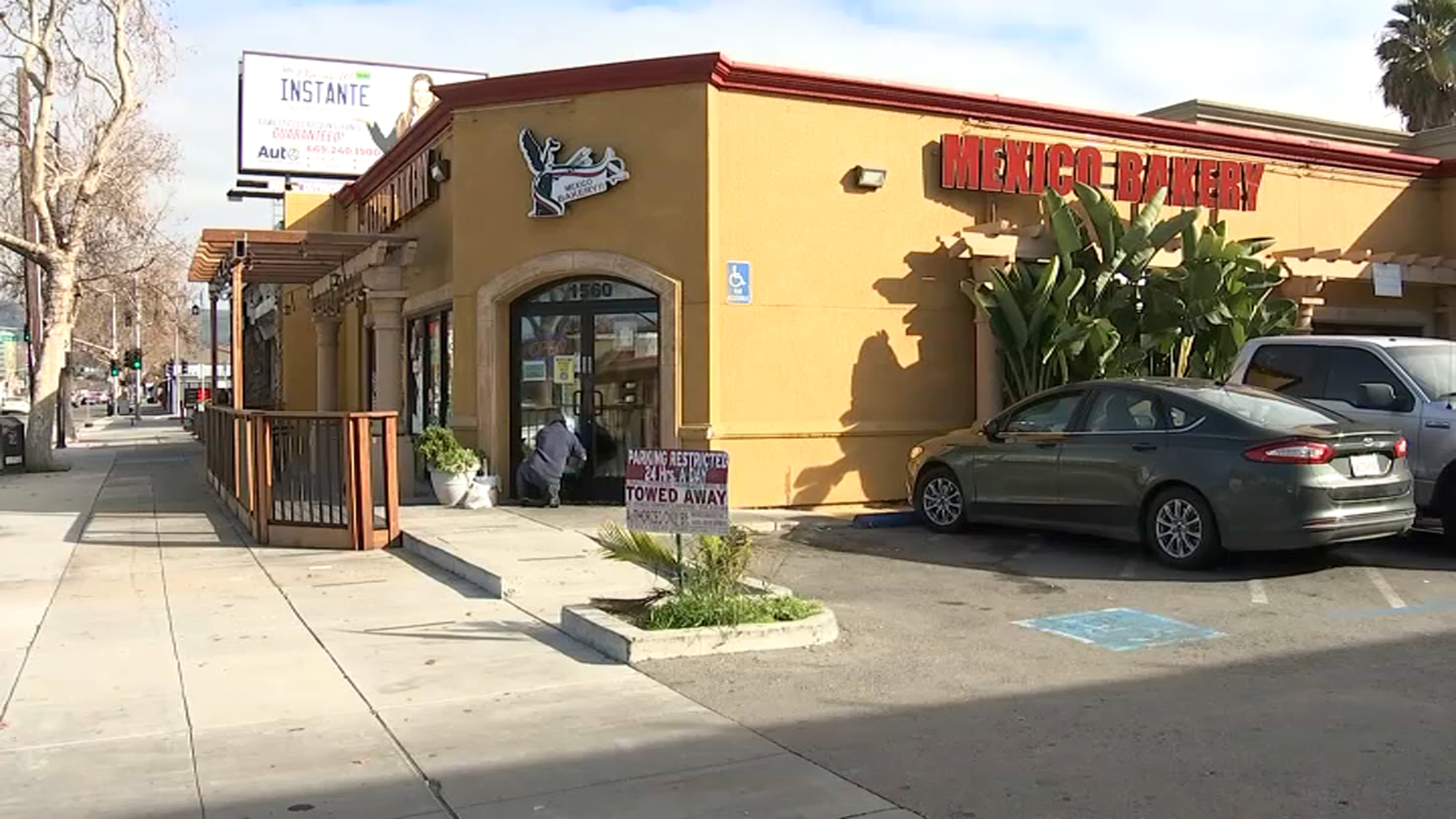 Mexico Bakery prepara miles de roscas de reyes para residentes de San José