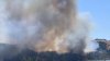 Levantan advertencias de evacuaciones por incendio de vegetación en el condado Contra Costa