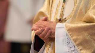 Atacan a sacerdote en México