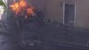 Auto se estrella contra complejo de apartamentos y provoca incendio en San José