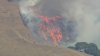 Incendio arrasa con 59 acres de vegetación y amenaza con dañar estructuras en Castro Valley