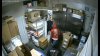 En video: armados con cuchillos roban panadería al este de San José