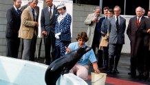 SAN DIEGO, USA - FEBRUARY 26:  Queen Elizabeth ll and Prince Philip, Duke of Edinburgh watch sea lions being fed during a visit to the Institute of Oceanography on February 26, 1983 in San Diego, California, USA.  (Photo by Anwar Hussein/Getty Images)