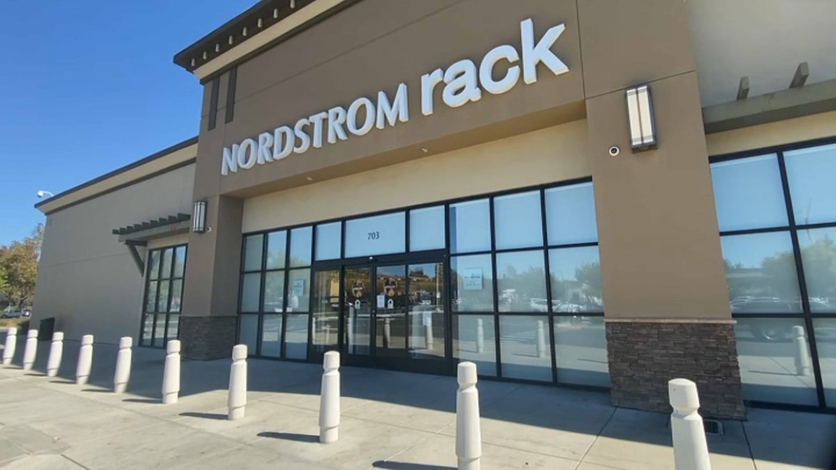 Arrestan a sospechoso de violación que se atrincheró en Nordstrom Rack